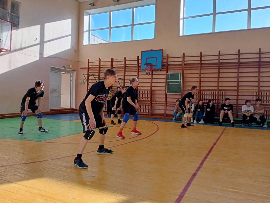 В Качканаре завершился городской турнир по волейболу среди школьников