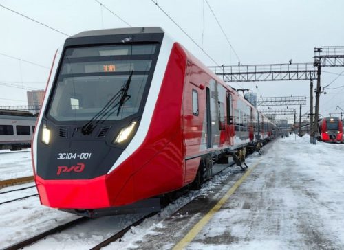 Электропоезд «Финист», следовавший из Качканара в Екатеринбург, сломался во время утреннего рейса