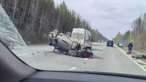 Автомобиль перевернулся, но водитель жив