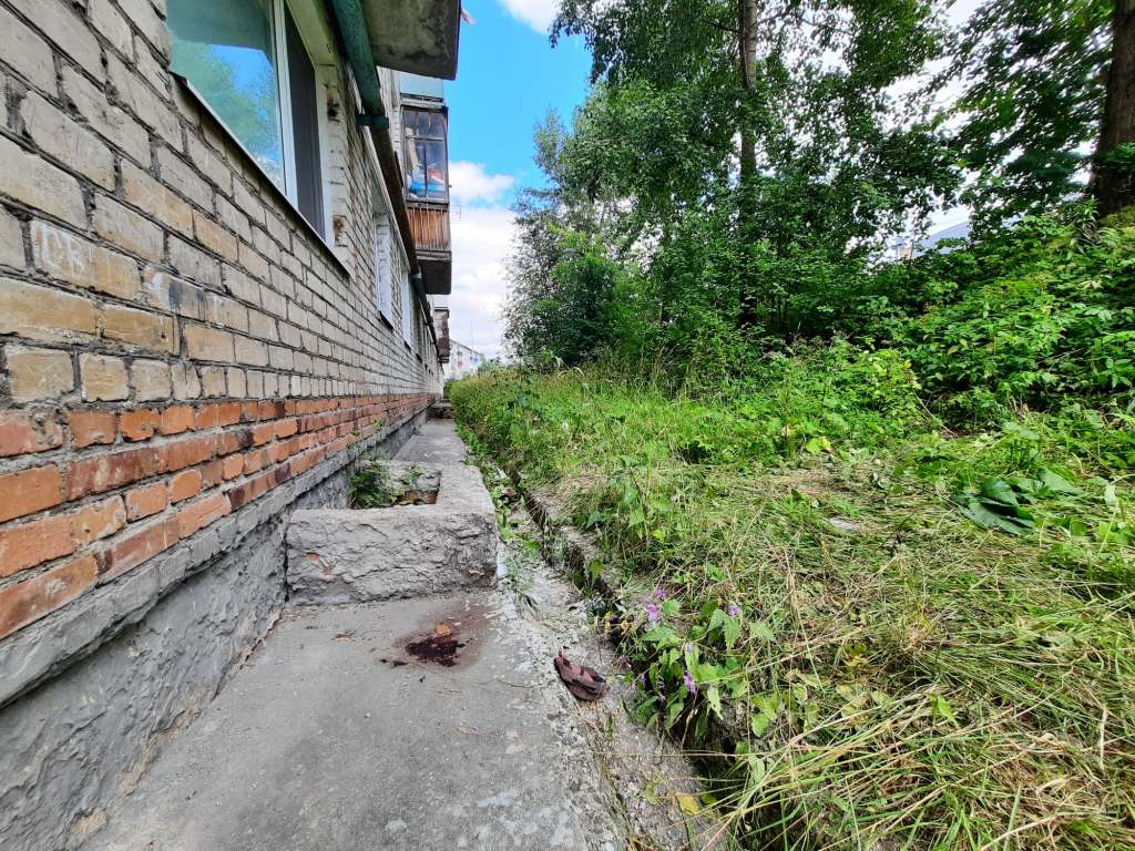 Двое рабочих разбились насмерть, упав с крыши