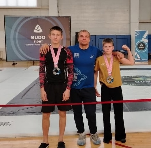 Серебряные призёры в панкратионе